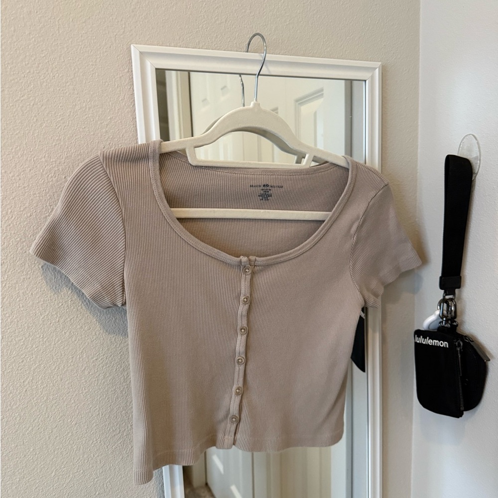 Brandy Melville Taupe Ribbed Button-Up Crop Top